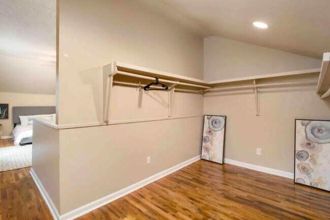 Foto del edificio - 2251 Indiana Ave