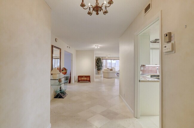 Building Photo - 7233 Promenade Dr