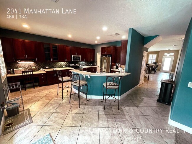 Foto del edificio - 2041 Manhattan Ln