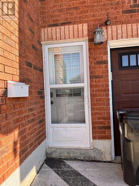 Building Photo - 25 Breeze Dr