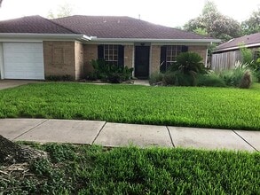 Building Photo - 12643 Westella Dr