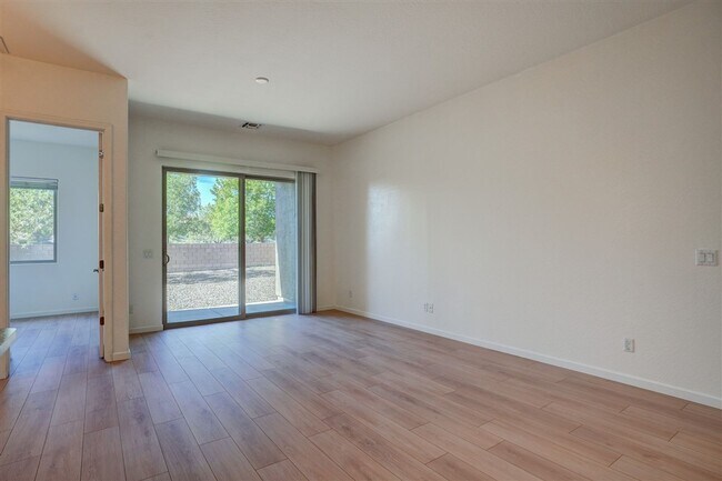 Building Photo - 3 Bedroom, 2 Bathroom Townhome in Granvill...