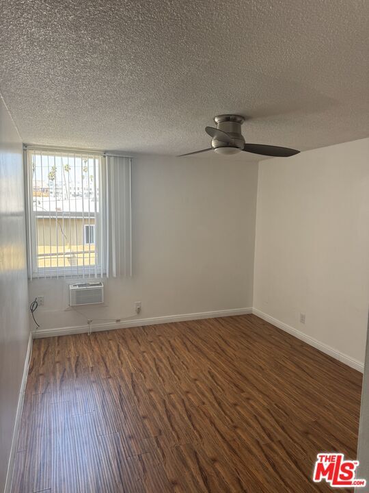 Foto del edificio - 425 S Kenmore Ave