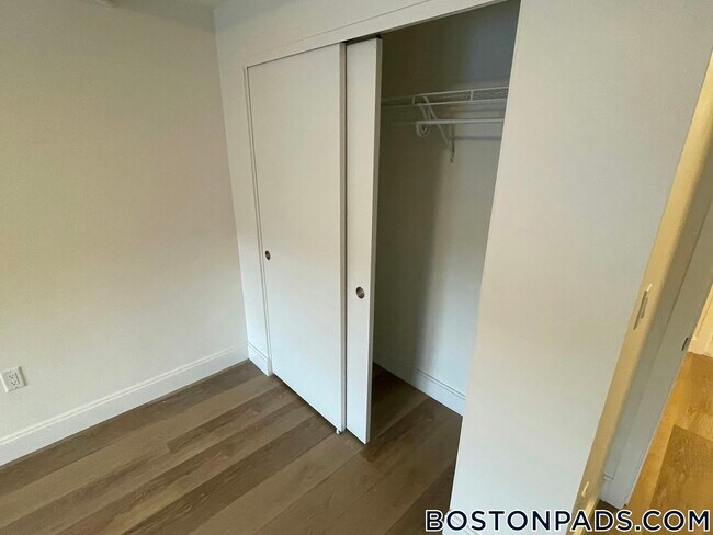 Foto del edificio - 1079 Commonwealth Ave