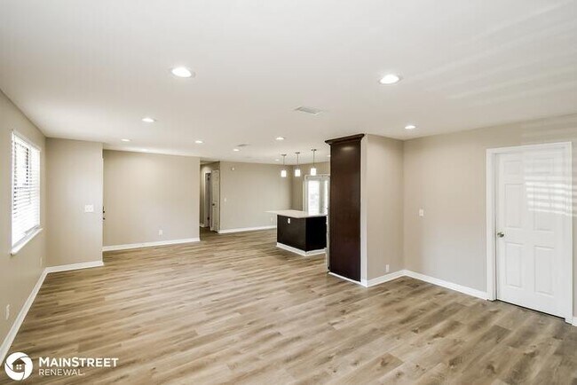 Foto del edificio - 5534 ENCHANTED DR #4, JACKSONVILLE, FL 32244