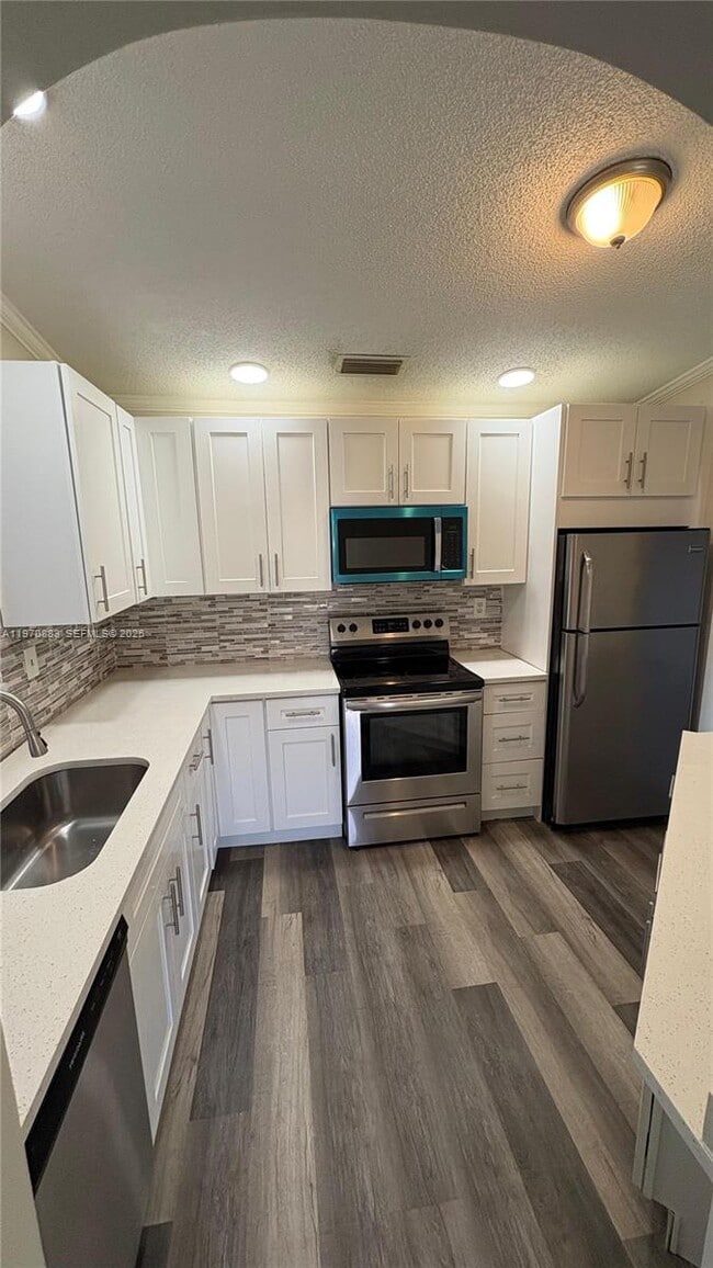 Foto del edificio - 9701 W Daffodil Ln