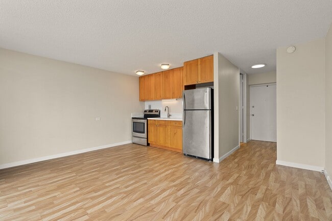 Building Photo - Charming Studio near Don Quijote in Ala Moana