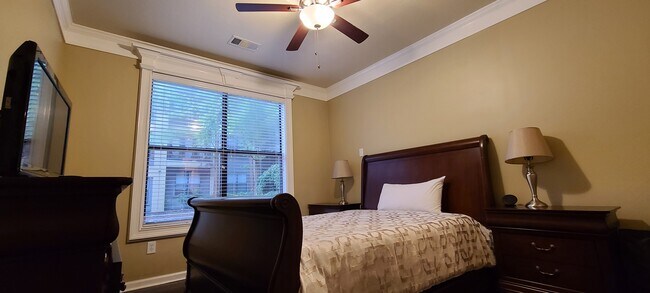 Bedroom - 400 17th St NW