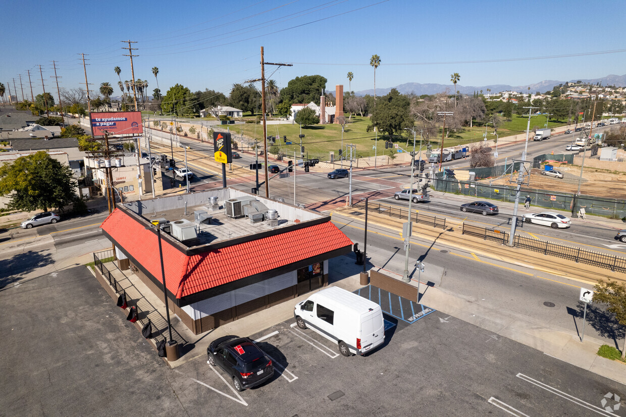 JAN 2023 - Lorena Plaza