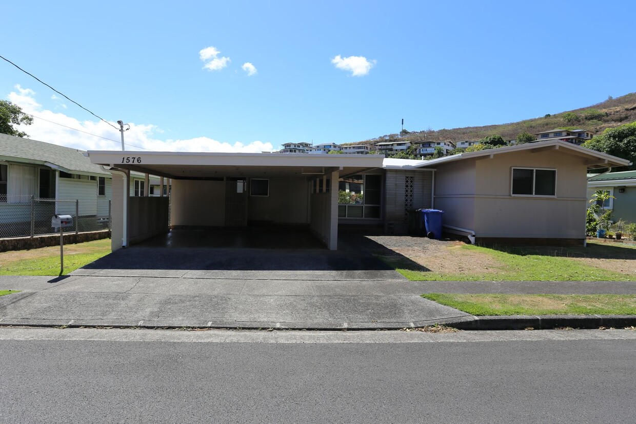 Primary Photo - Moanalua Gardens - Renovated - single leve...