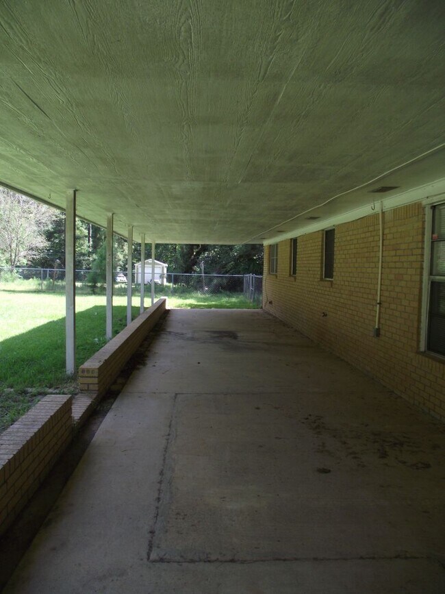 Building Photo - 236 Ball Park Rd