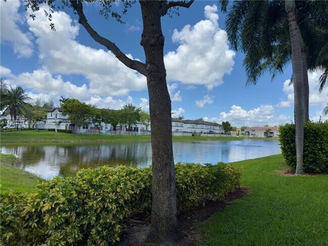 Foto del edificio - 11468 NW 77th St
