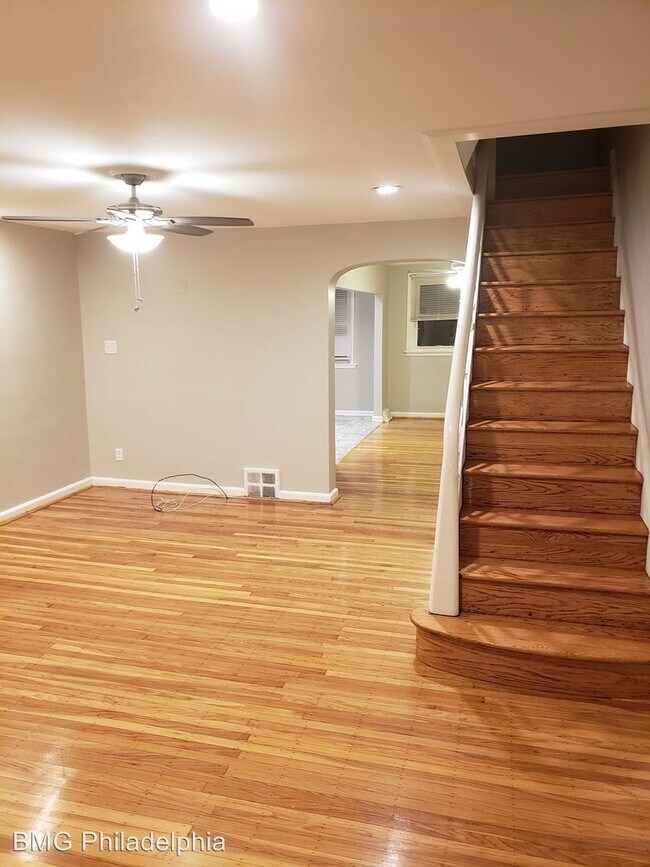 Building Photo - 3 br, 2.5 bath House - 315 E Claremont Rd