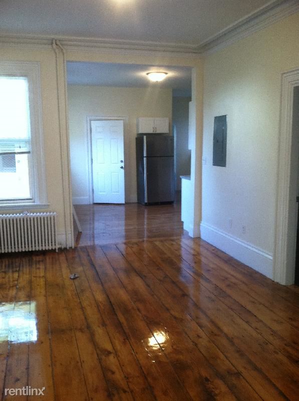 Building Photo - 126 Saratoga St