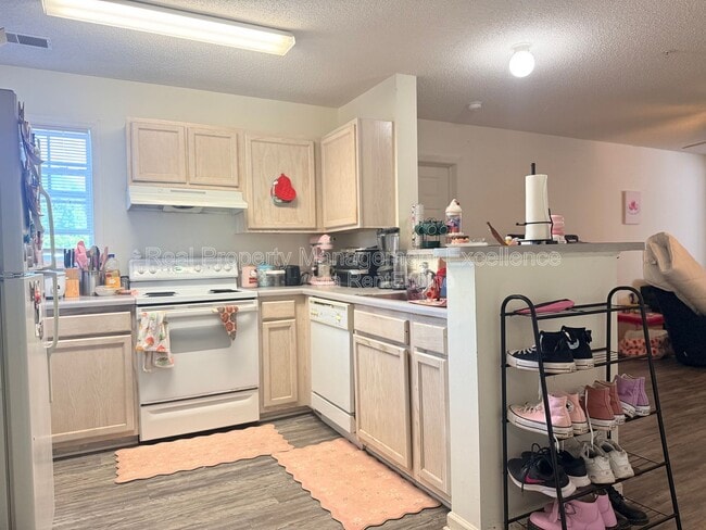 Building Photo - 2031 Wolfmill Dr