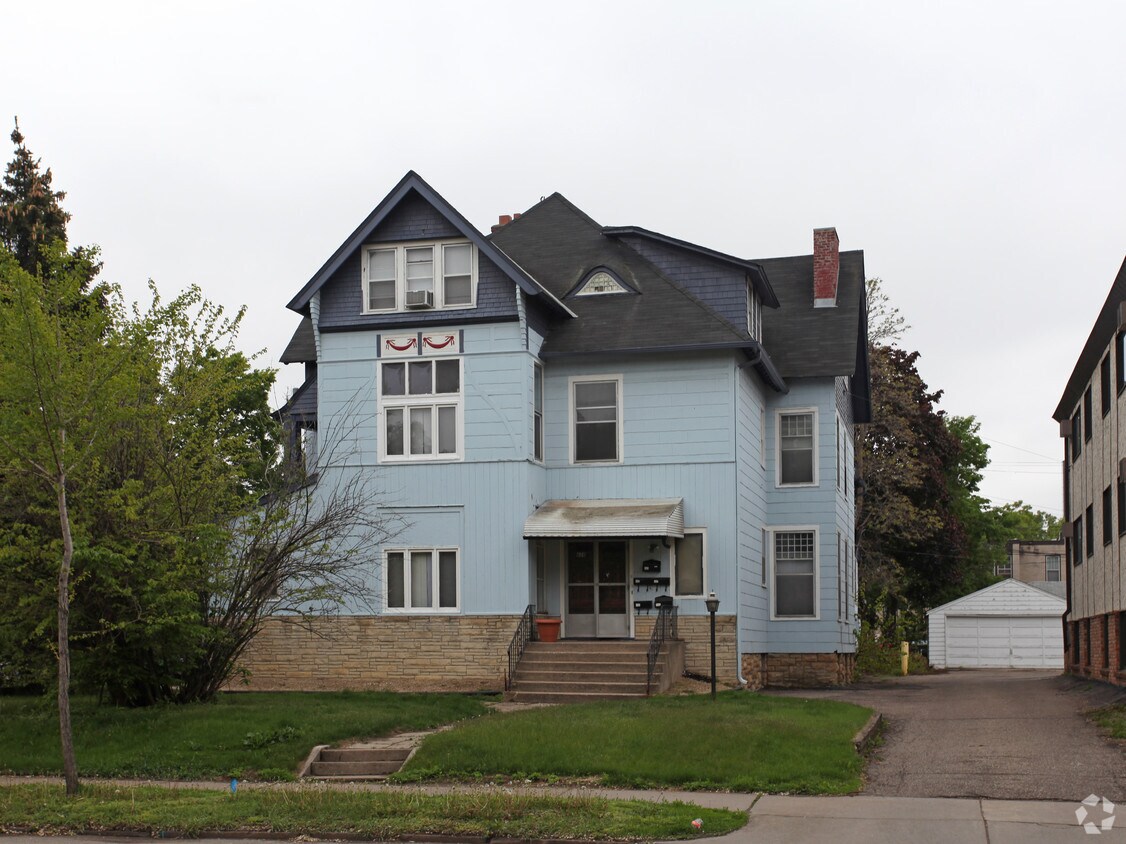 Primary Photo - 628 4th St SE
