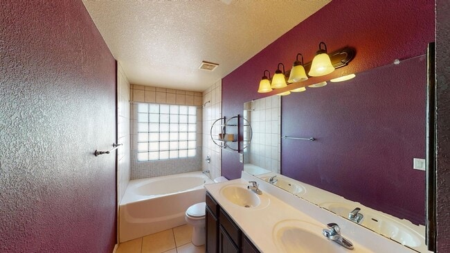 Building Photo - 14336 Desert Sage Dr