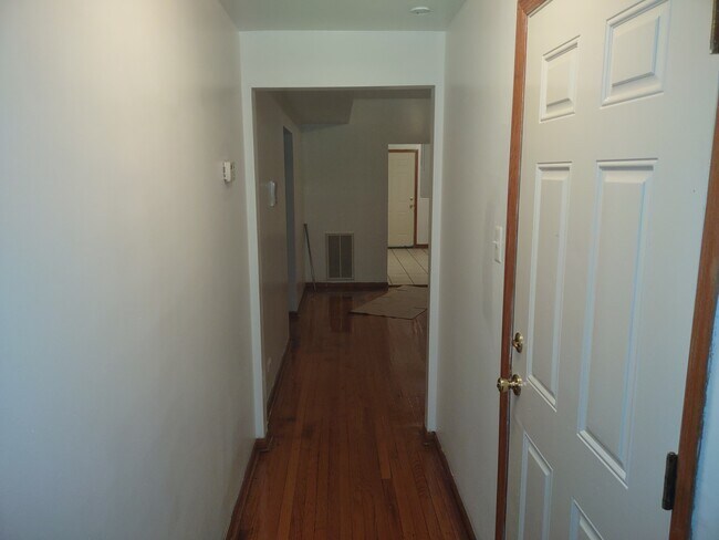 Building Photo - 7310 S Yates Blvd