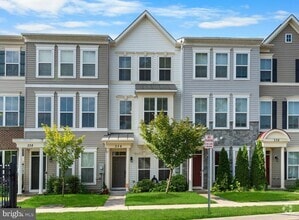 Building Photo - 336 White Oak Way