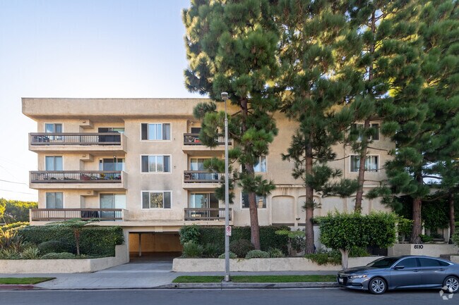 Foto del edificio - 8110 Redlands St