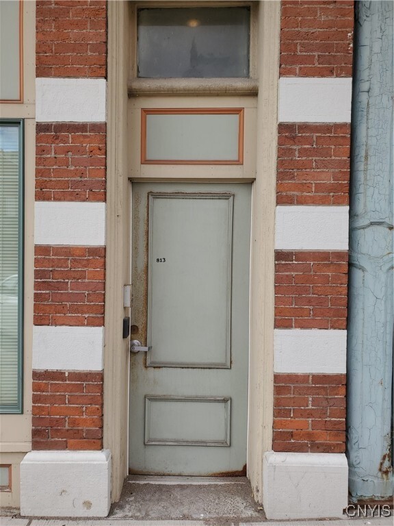 Building Photo - 813 S Salina St