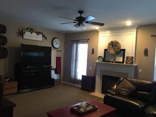 Building Photo - 14920 Amaranth Ct
