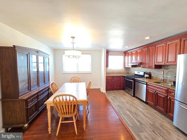 Foto del edificio - 2849 Hellerman St