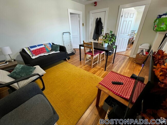 Building Photo - 402 Highland Ave
