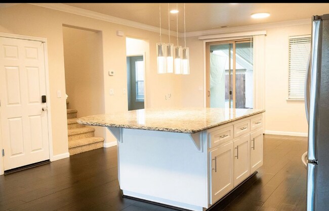 Building Photo - 3312 Moscato St