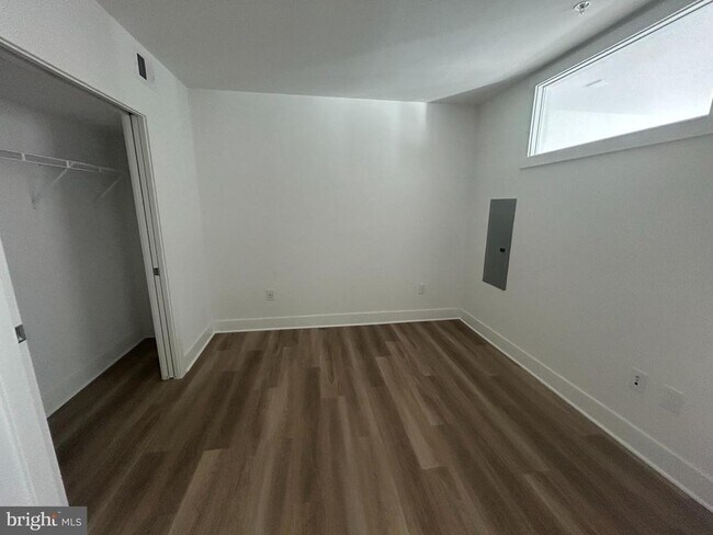 Foto del edificio - 701 N Henry St