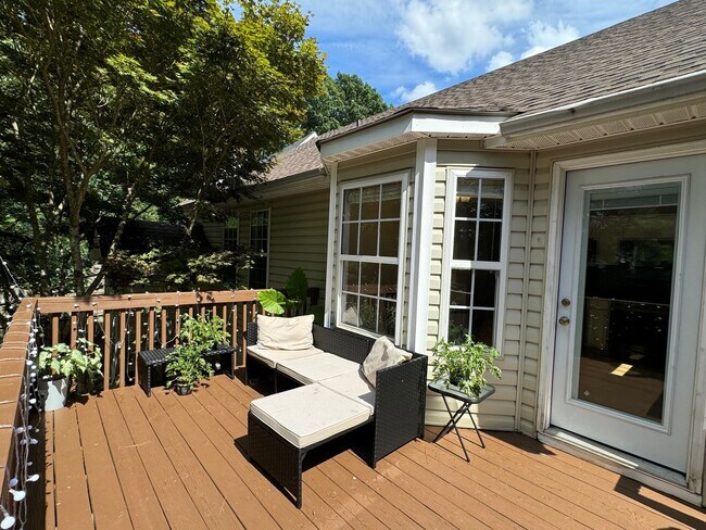 Building Photo - Charming 3 Bed Home Tucked Away near NCSU ...