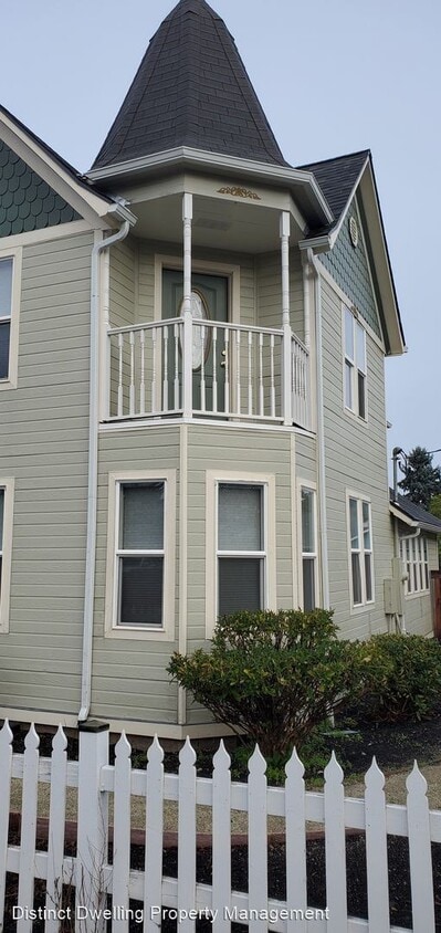 504 Grant Ave, Cottage Grove, OR 97424 - House Rental in Cottage 