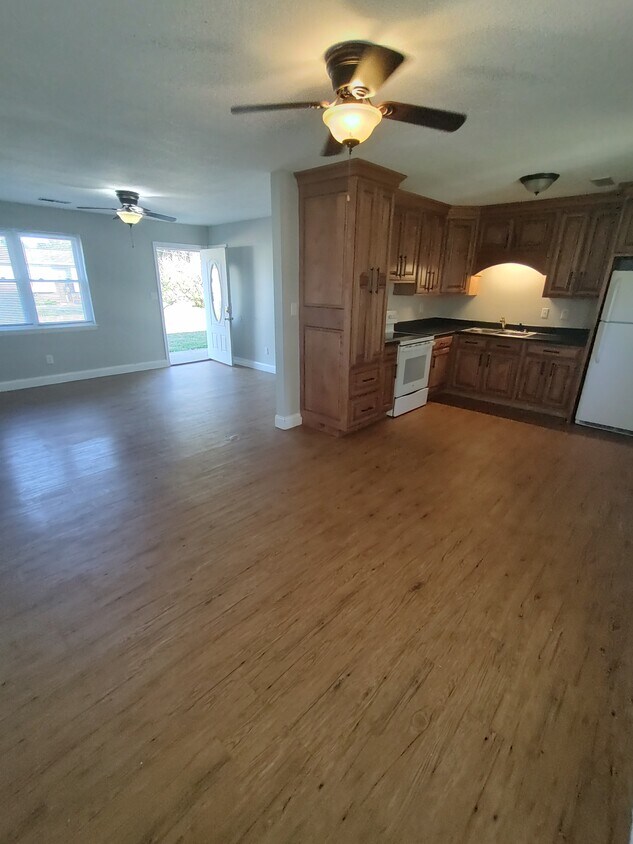 Foto del edificio - Ruby Johnson Drive