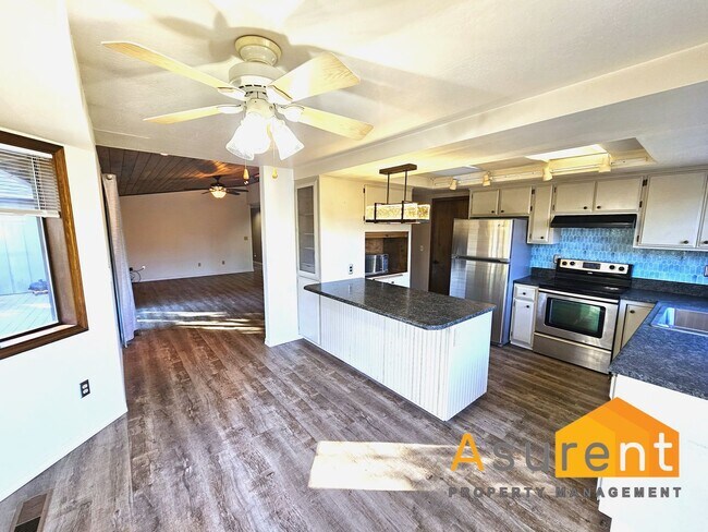 Foto del edificio - Wonderfully Updated Home in Fantastic Loca...