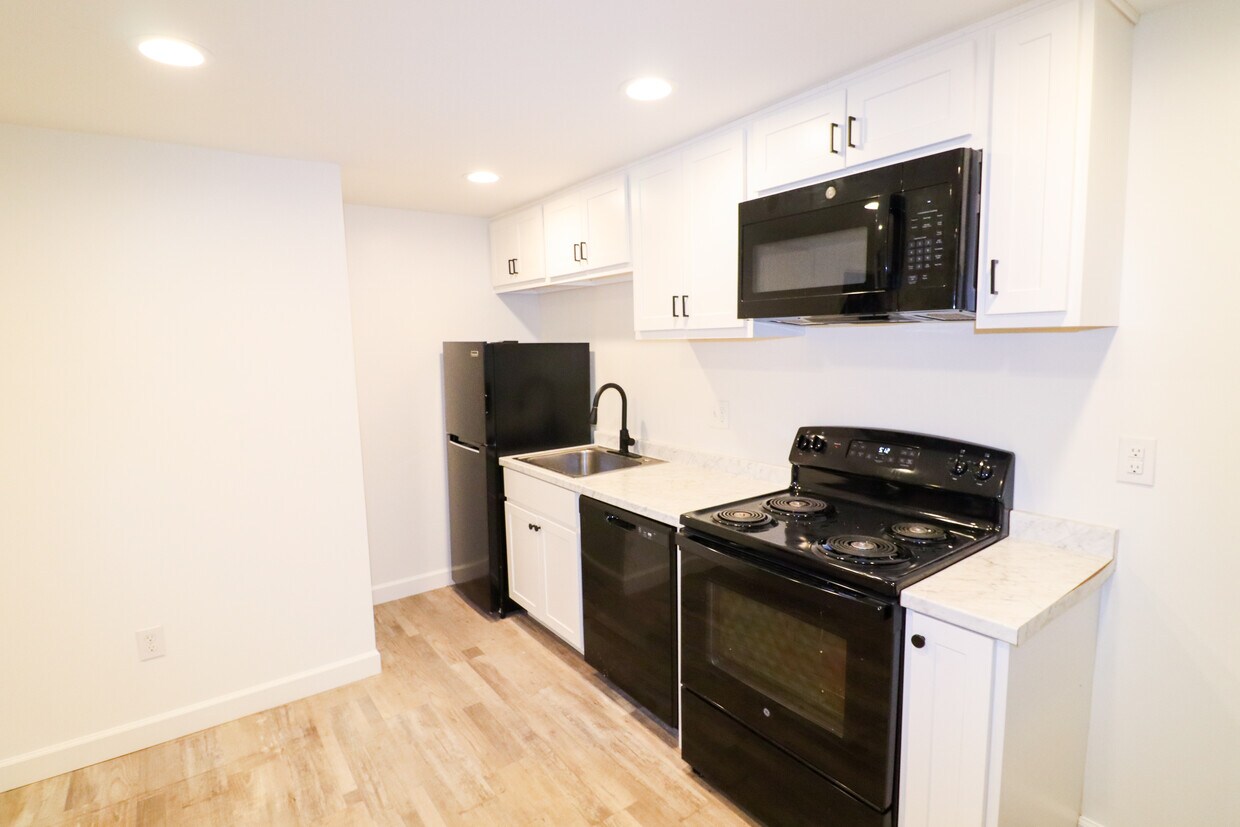 Foto principal - 6115-6126 Plymouth Avenue