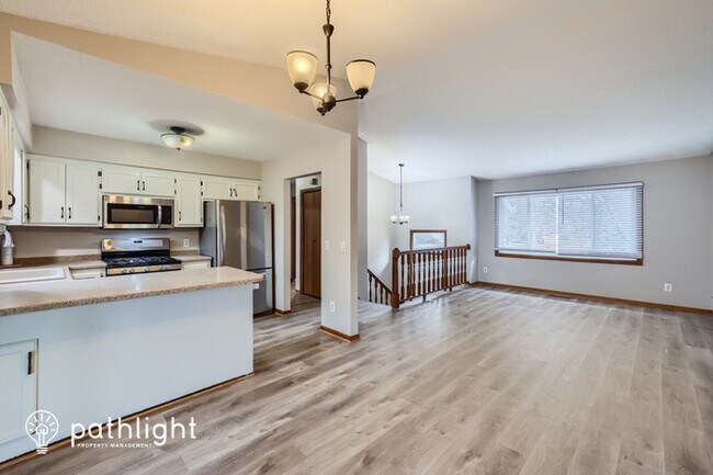 Foto del edificio - 4945 Georgia Ln, White Bear Lake, MN, 55110