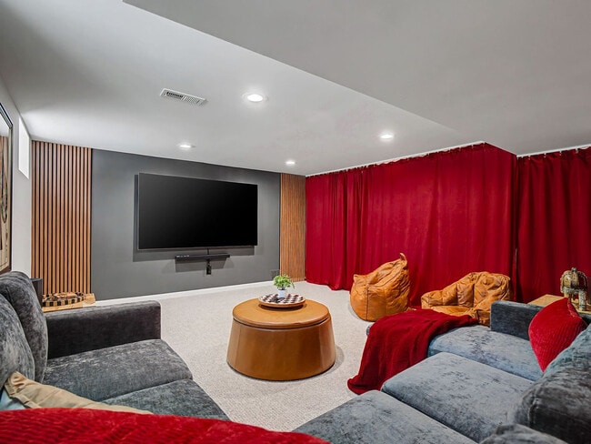 Foto del edificio - 28649 Jackson Rd