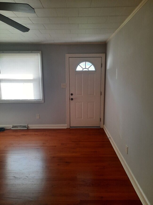 Building Photo - Great three bedroom house in Creedmoor, NC
