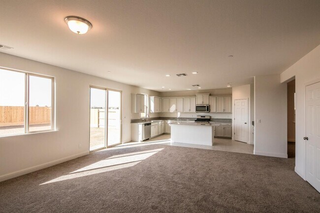 Foto del edificio - 2885 N Hornet Ave