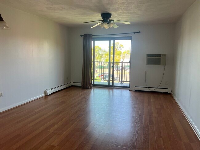 Building Photo - 100 Governors Dr