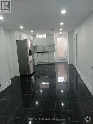 Building Photo - 146 Sandyshores Dr