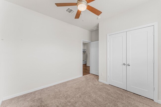 Foto del edificio - 3850 Chapman Bluff Dr