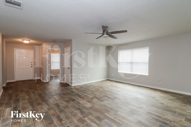 Foto del edificio - 6200 Winnebago Ct