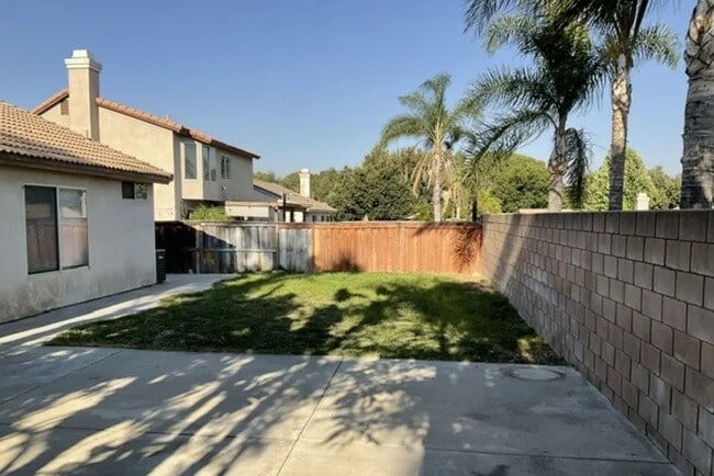 Building Photo - 2731 W Dawnview Dr