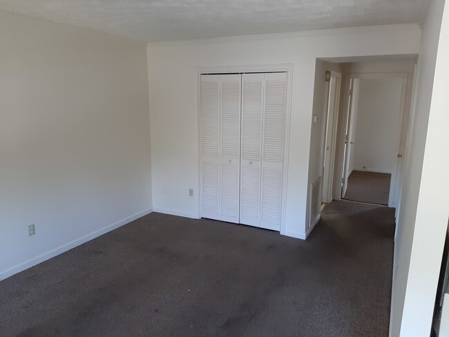 Pasillo a los dormitorios - 720 King Ave