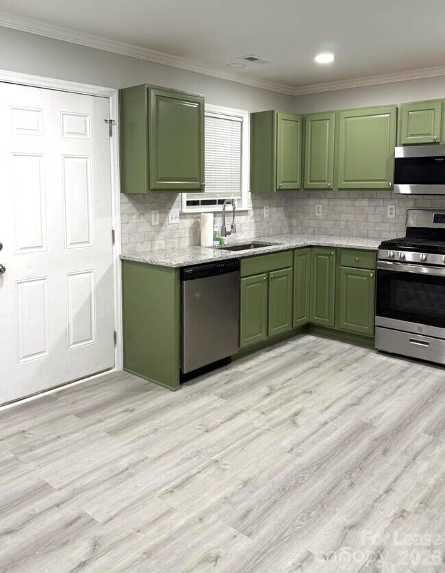 Building Photo - 3134 Rainbow Ridge Dr