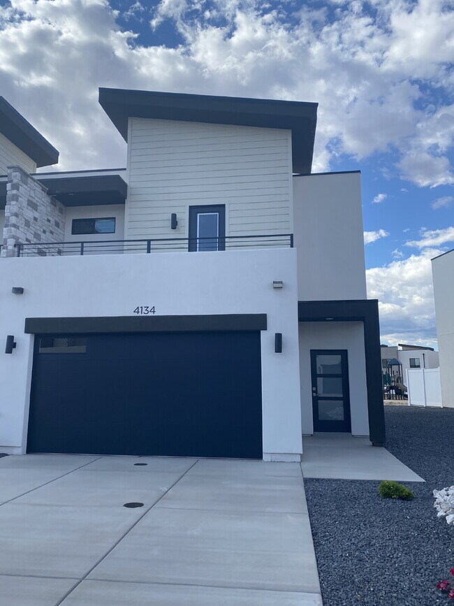 Foto del edificio - 4134 Baywood Dr