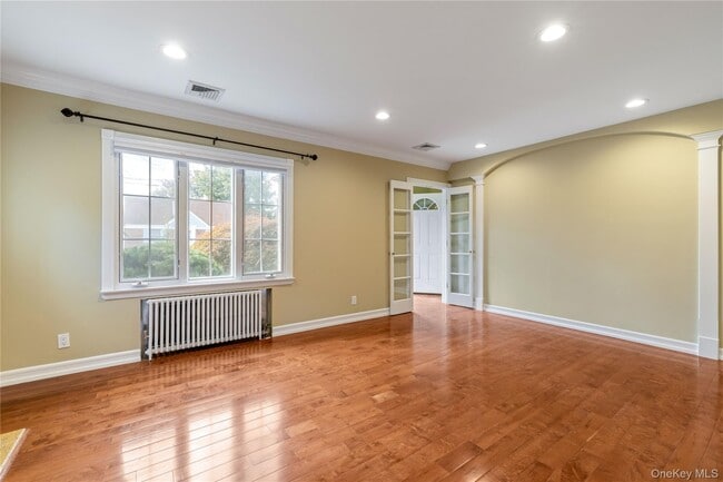 Building Photo - 17 Cedar Dr