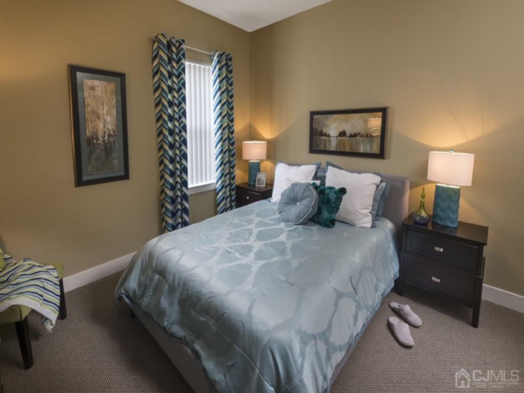 Foto del edificio - 101 Roosevelt Ave