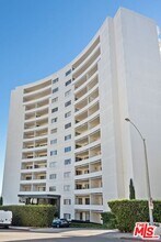 Building Photo - 7250 Franklin Ave